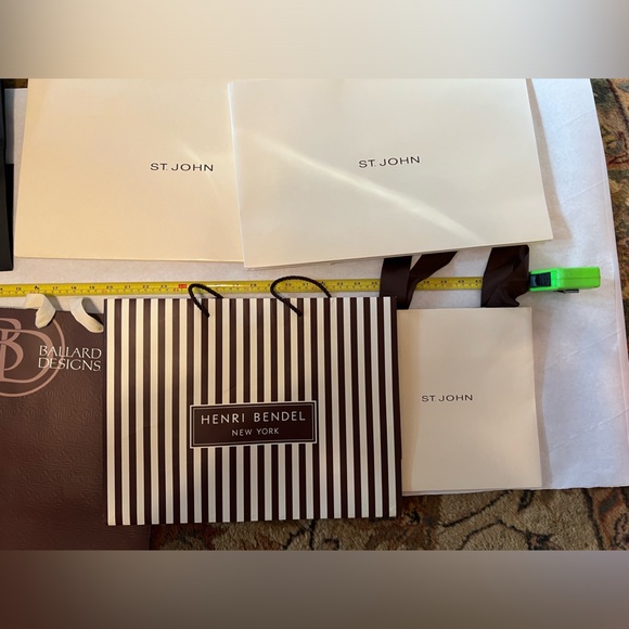 7 assorted designer gift bags larger size - Picture 3 of 5